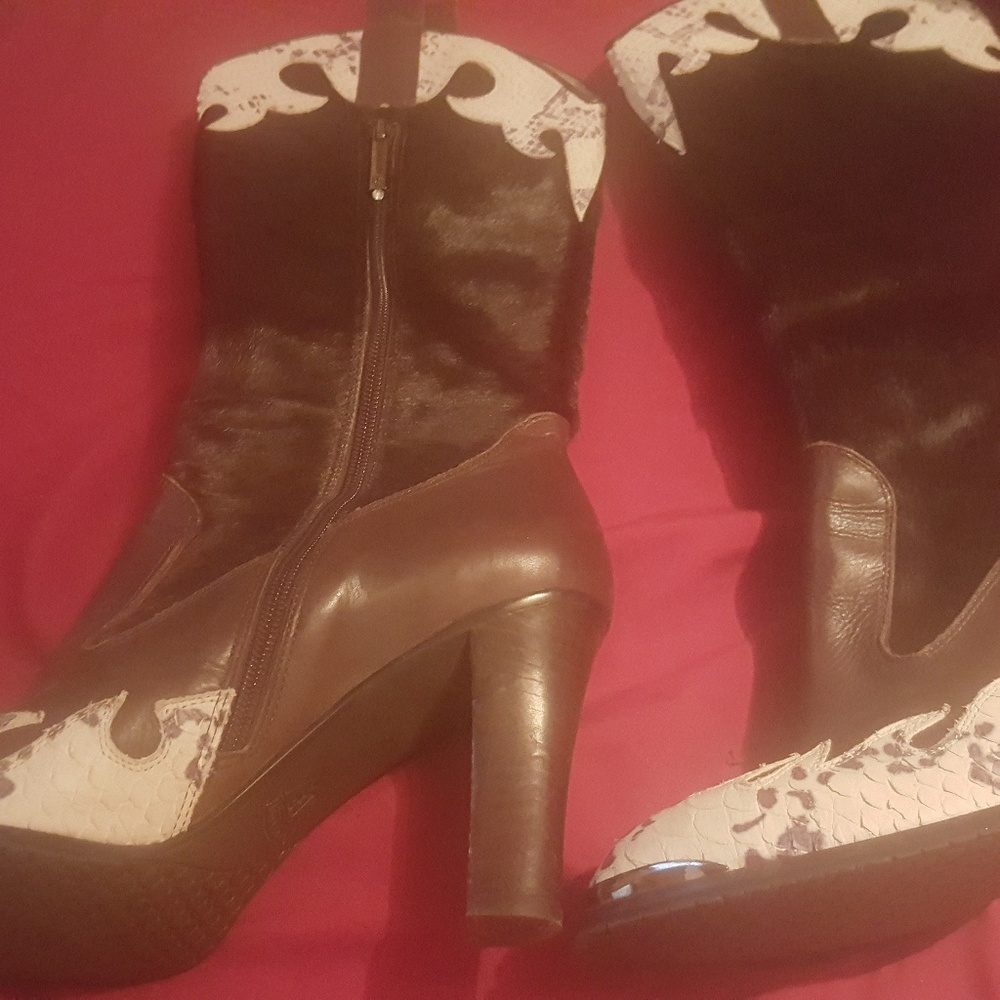 Donald Pliner Boots
